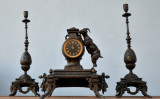 Ceas pendul de semineu cu doua sfesnice - Franta sfarsit de secol XIX deteriorat