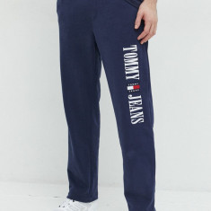 Tommy Jeans pantaloni de trening din bumbac barbati, culoarea albastru marin, cu imprimeu