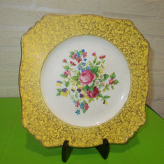 Portelan englezesc ROYAL WINTON Grimwades - PLATOU decor floral , anii 1930