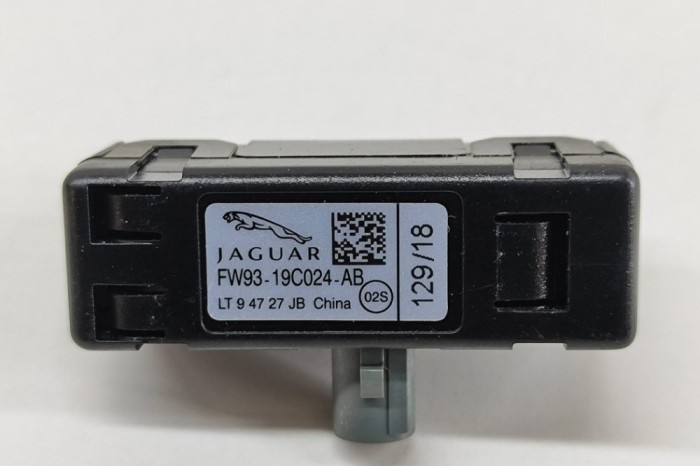 Amplificator de antena JAGUAR I-PACE X590 2019 OEM: FW93-19C024-AB 22652890