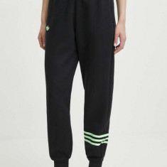 adidas Originals pantaloni de trening culoarea negru, cu imprimeu, IU2501