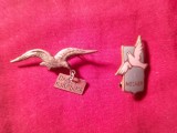 2 Insigne vechi URSS cu Porumbei - Salutari din Crimeea si Moscova ,L=3cm , si h=2cm