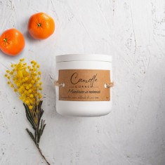 Lumanare parfumata handmade din ceara naturala de soia 100%, aroma de Mandarine si Mimoza, Recipient ceramic alb, 150 g