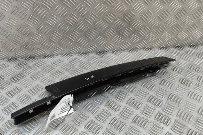 Ornament vertical ușă st&acirc;nga spate AUDI Q8 E-TRON Sportback 2023 OEM: 4KE839901 30490083