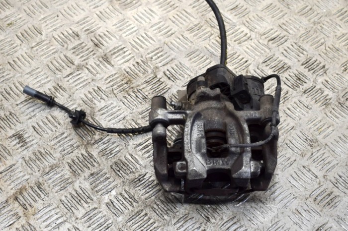 Etrier de fr&acirc;nă dreapta spate BMW i3 I01 2019 OEM: Hatchback | 13967484