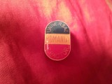 Insigna Universal Tractor ,Romania h= 2,2 cm , metal si email