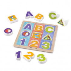 Puzzle cu piese mari pentru belelusi Melissa and Doug