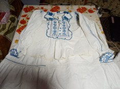 Poale și spătoaie pentru femei, vechi de peste 100 de ani, Bihor