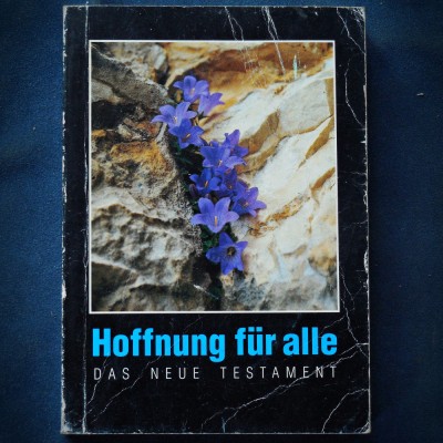 HOFFNUNG FUR ALLE, DAS NEUE TESTAMENT foto