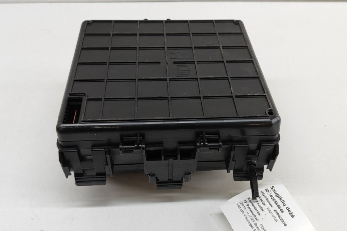 Panou de siguranțe FORD KUGA III DFK 2023 OEM: NV4T-14D068-EJA,JC6T-14A003-AB 26584646
