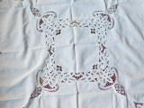 Fata de masa vintage ,broderie sparta , panglici ,lucru manual, deosebita