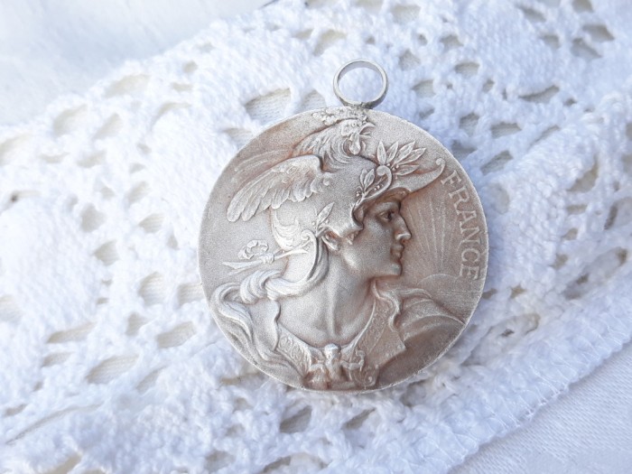 MEDALION opulent MARIANNE simbol FRANTA vintage SPLENDID vechi DE EFECT masiv