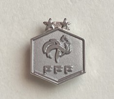 QW9 N8 76 - insigna - tematica sport - fotbal - Federatia de fotbal din Franta