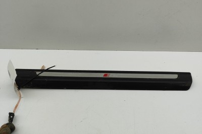 Ornament prag dreapta față AUDI Q8 4MN 2024 OEM: 4M8947406A | 31871386 foto