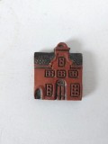 # Miniatură ceramică căsuță / fațadă vintage &ndash; Model stil Hanseatic / Nordic, 4x3 cm, suvenir din Lubeck Germania