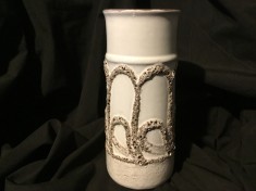 Vintage / Design - Vaza din ceramica model deosebit cu marcaj Strehla Germany !