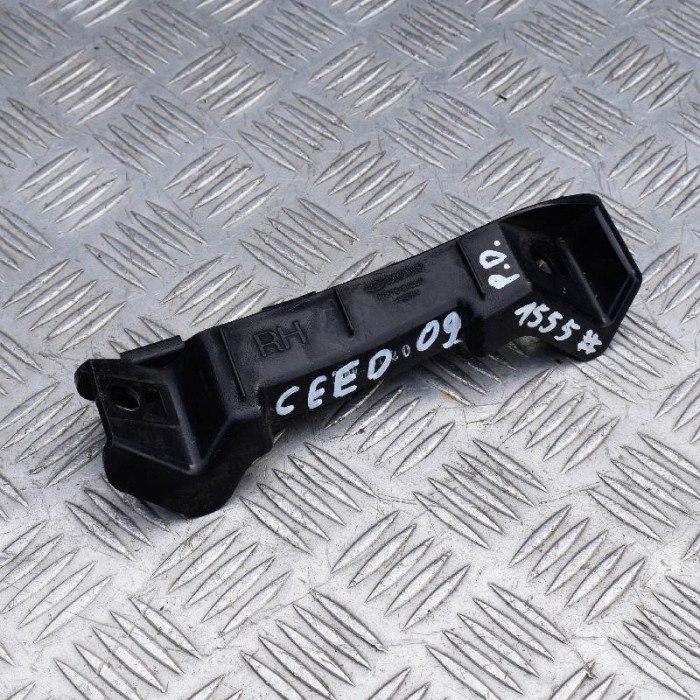 Suport bara de protecție dreapta față KIA CEE\&#039;D Hatchback ED 2009 OEM: 86518-1H000 2286493