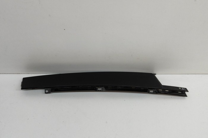 Ornament vertical ușă st&acirc;nga față VW TOURAN 5T1 2019 OEM: 5TA837901 25096380