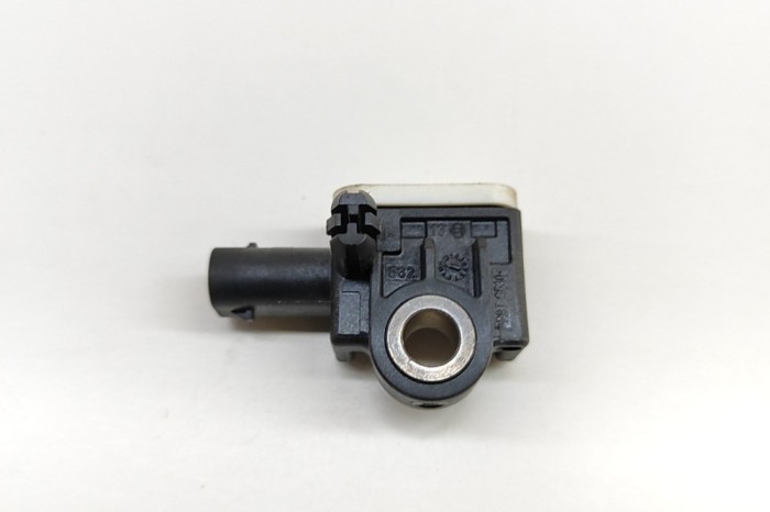 Senzor de impact st&acirc;nga față MASERATI GHIBLI M157 2019 OEM: 670038225 28513446