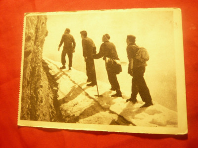 Ilustrata muntii Bucegi -Carare de munte ,cu stema RPR pe versi si titlu in engl foto