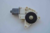 Motor macara geam ușă dreapta spate MERCEDES-BENZ C W204 2010 OEM: 0130822504 1456191