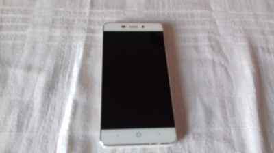 ZTE BLADE A452 foto