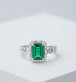 Cumpara ieftin Inel din Argint 925 , zImperial Emerald Halo, - Inel cu Zirconiu Verde Smarald E i Banda Tip Zale Impletite