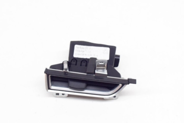 Gura de ventilație planșa de bord TESLA MODEL S 2016 OEM: 1023243-00-C 13931081