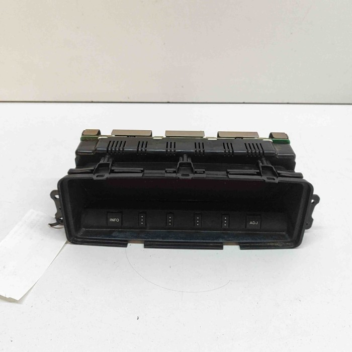 Ecran de informații MITSUBISHI PAJERO IV V8_W, V9_W 2007 OEM: 8750A042 32144607