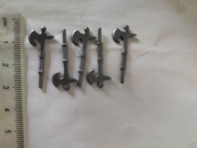 bnk jc Lot arme pentru figurine cavaleri - topor - Timpo , Britains etc foto