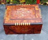 Cutie veche bijuterii din burl wood