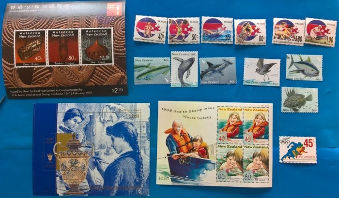 NEW-ZEALAND= -Lot 3Colite+ 1serie completa si diverse- MNH NEW-ZEALAND= -Lot 3Colite+ 1serie completa si diverse- MNH