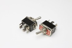Comutator maneta 2x10A 250Vac ON-OFF-ON papuc 6.3mm