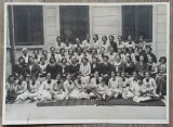Fotografie de grup Scoala de Fete, Romania interbelica