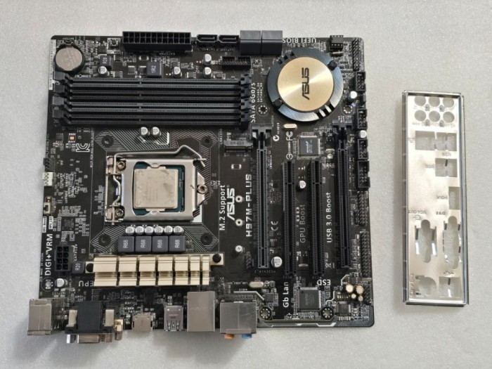 Placa de baza ASUS H97M-PLUS, Socket 1150 + Procesor Intel I3 4130