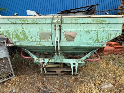 Distribuitor de &amp;icirc;ngrășăminte Amazone &amp;ndash; 1000 foto