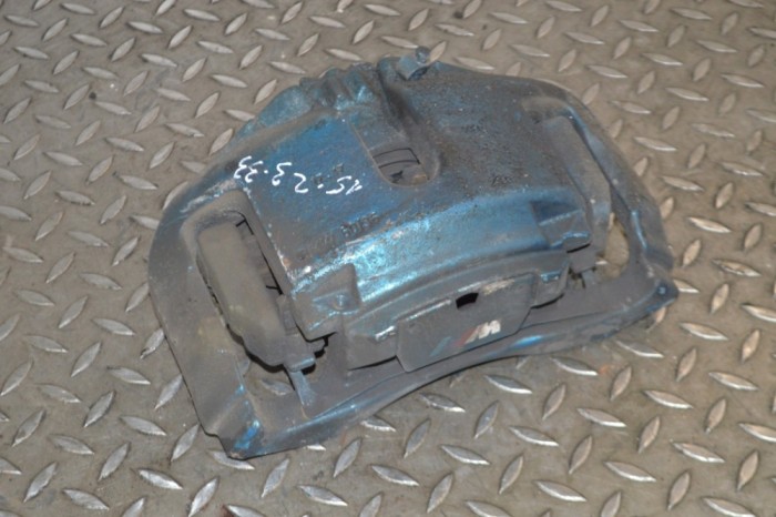 Etrier de fr&acirc;nă dreapta față BMW 6 Coupe F13 2012 12523963