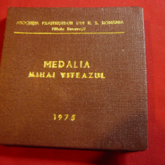 Cutie pentru Medalia Mihai Viteazul 1975