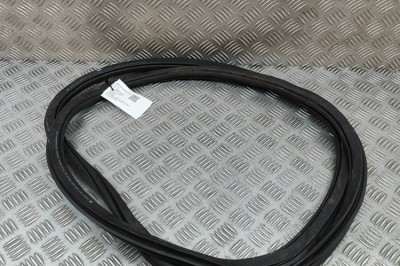 Garnitura ușă dreapta spate SKODA SUPERB III Estate 3V5 2019 OEM: 3V9867368B | 30472133 foto