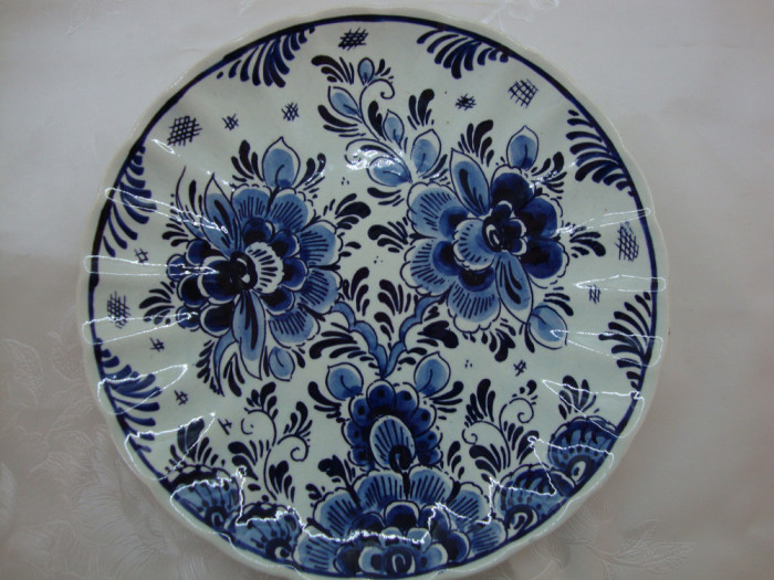 FARFURIE DECORATIVA DIN PORTELAN DELFT