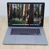 Apple MacBook Pro 16,1/A2141 Refurbished, I9-9980HK, 32 GB RAM, 1 TB SSD NVME, Ecran 16" 3 K, Mac OS Tahoe, Placa Video AMD Radeon Pro 5500M, Webcam,