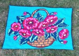 Peretar vechi cusut de mana, cos cu flori, 130cm x 85cm