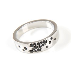 Inel din otel inoxidabil cu pietre negre