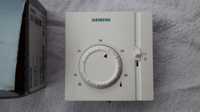 TERMOSTAT DE CAMERA SIEMENS RAA31 foto