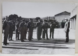 DELEGATIE MILITARA ROMANA IN VIZITA LA O UNITATEA DE ARTILERIE FRANCEZA , FOTOGRAFIE ANII &#039; 60 - 70