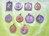 G524-Medalii vechi catolice pret pe bucata alama si bronz aurit sau argintat anii cca 1900, maxim interbelic in general stare buna.