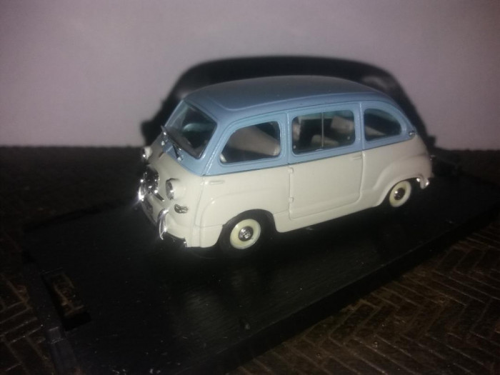 Macheta Fiat 600 Multipla 1a Serie - 1956 scara 1:43 BRUMM