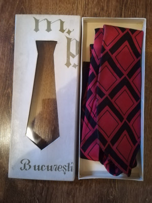 Cravată BUCUREȘTI, mătase naturală, comunism, modă masculină, cutie originala foto