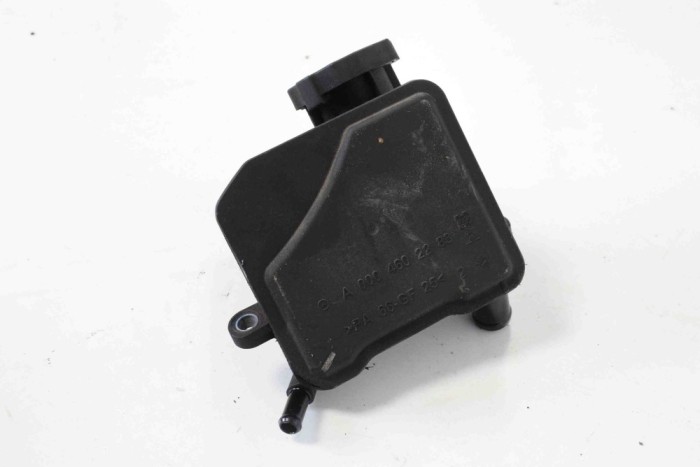 Rezervor pompa servodirecție MERCEDES-BENZ CLS C219 2006 OEM: A0004602283