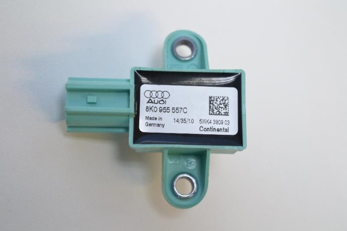 Senzor de impact lateral st&acirc;nga AUDI A5 8T3 2015 OEM: 8K0955557C | 2227351